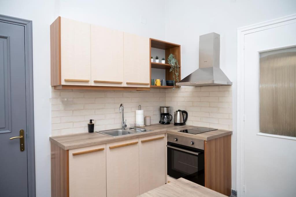 Homeresidence 1 Ермополи Екстериор снимка