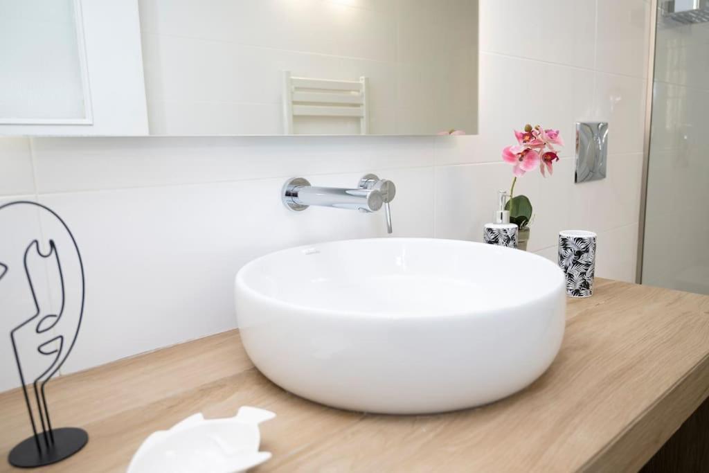 Homeresidence 1 Ермополи Екстериор снимка