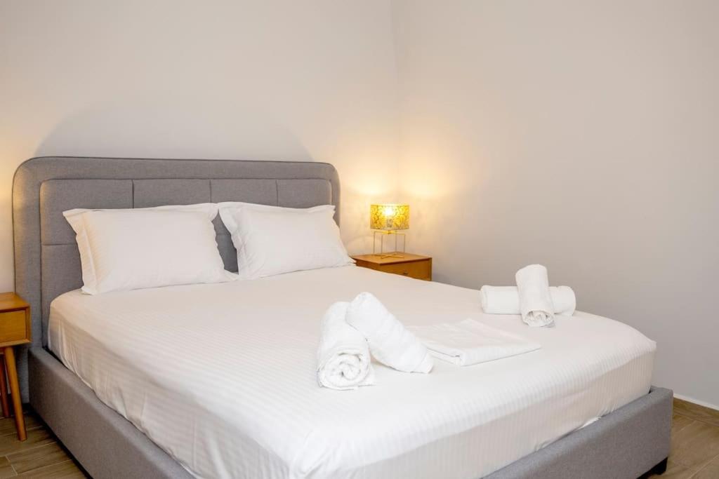 Homeresidence 1 Ермополи Екстериор снимка