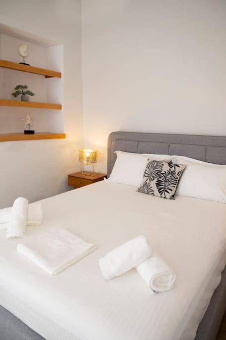 Homeresidence 1 Ермополи Екстериор снимка