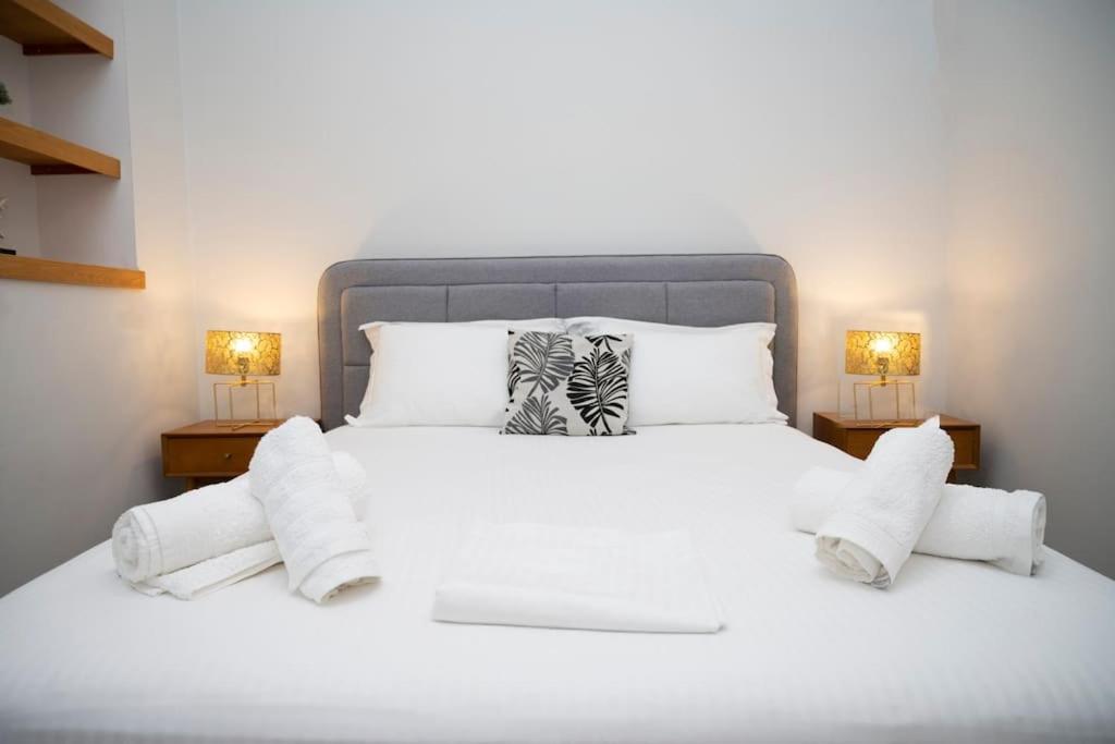 Homeresidence 1 Ермополи Екстериор снимка